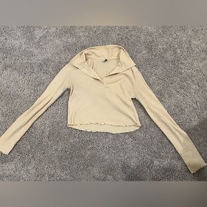 3/$20 🛍️ Women’s Long Sleeve Crop Top Size M